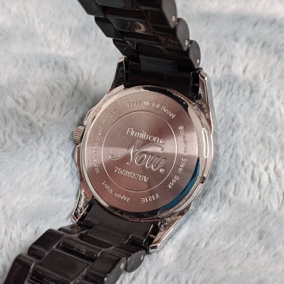 Vintage NWOT Armitron "Now" Ladies Watch  - Black Acrylic Band - New Battery - Picture 11 of 13